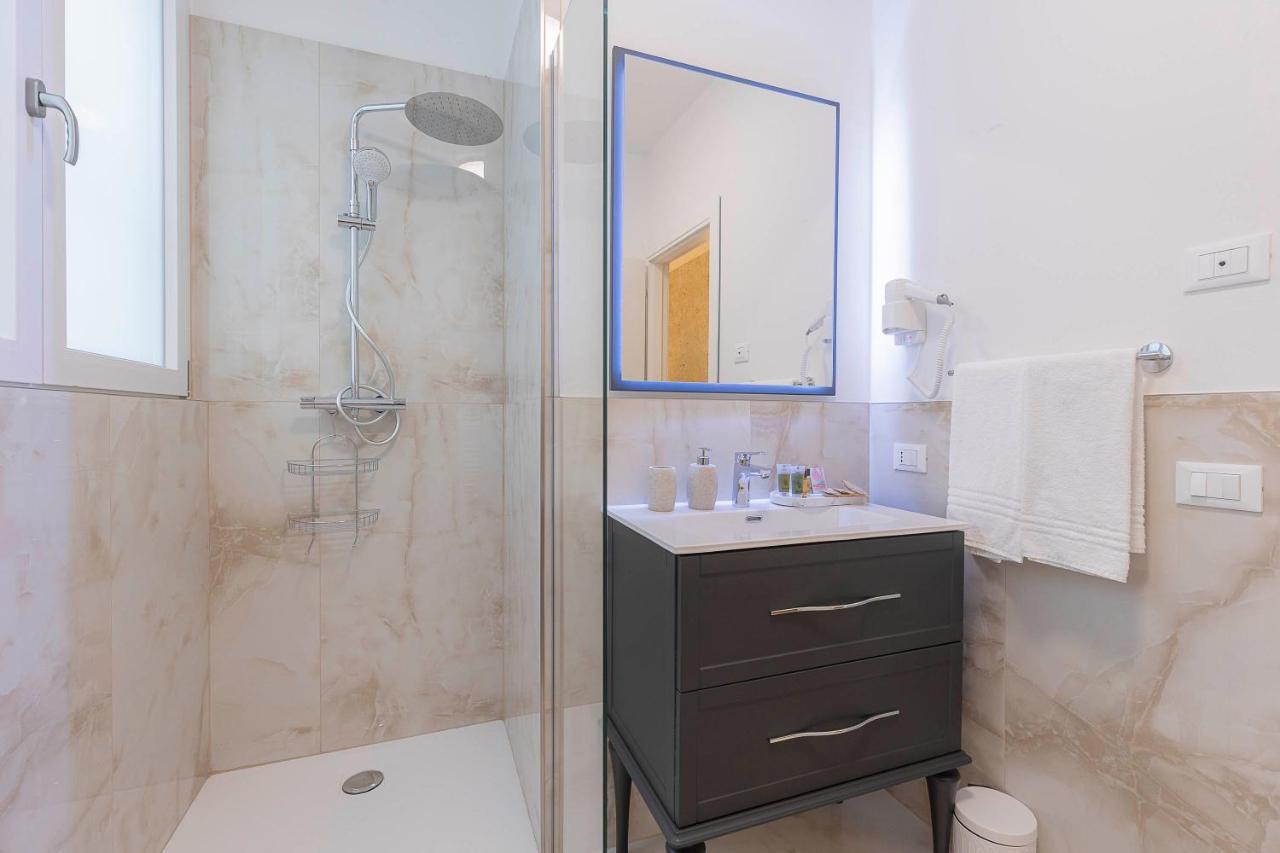 ורונה Crys: Rooms, Holiday, Business מראה חיצוני תמונה